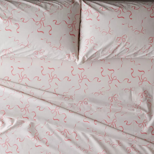 Dorm sheets with pink bows